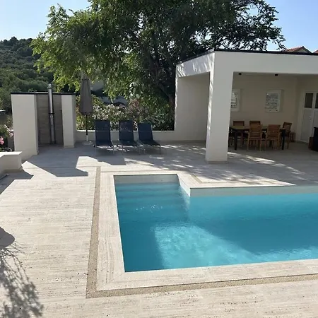 In With Swimming Pool * Murter