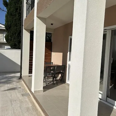Сasa de vacaciones In With Swimming Pool